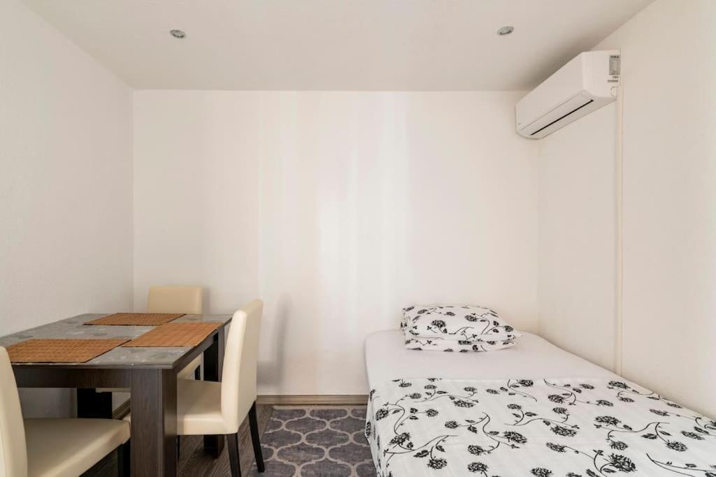Studio Apartment Grgic Šibenik Екстериор снимка
